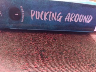 Pucking Around. El amor no es cosa de dos