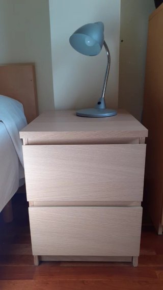 Mesita de noche Ikea madera clara