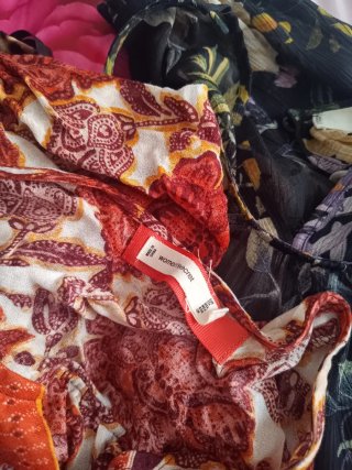 Lote de vestidos estampados de varias marcas