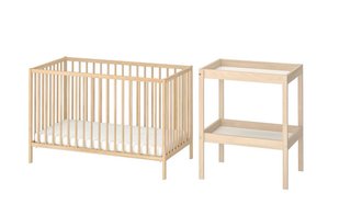 Cucina e fasciatoio in legno IKEA