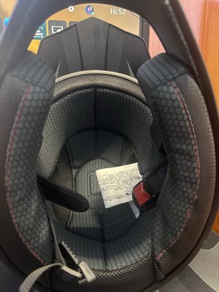 Casco Negro con Diseño Talla M Pagar a mano