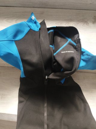 Traje de neopreno OLAIAN azul y negro