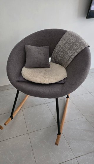 Sillones balancín de tela y metal , diseño moderno
