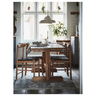 Mesa de comedor y 4 sillas