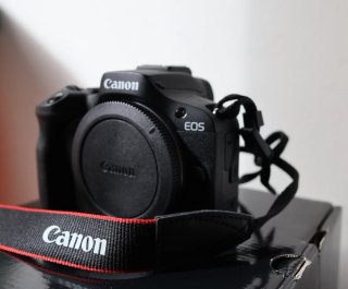 Canon EOS R100 Mirrorless+obbiettivo 18-45 mm