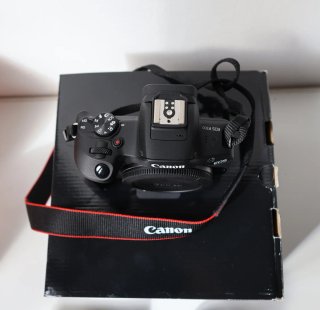 Canon EOS R100 Mirrorless+obbiettivo 18-45 mm