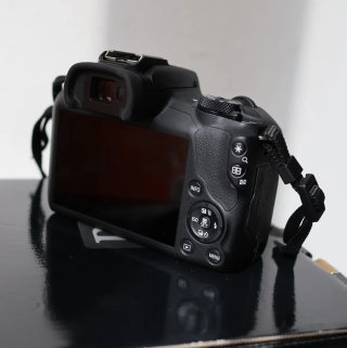 Canon EOS R100 Mirrorless+obbiettivo 18-45 mm