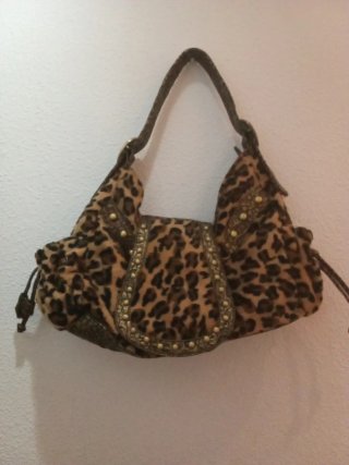 Bolso estampado leopardo con detalles dorados