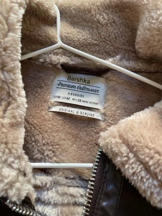 Chaqueta aviador marrón Bershka