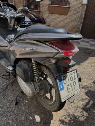 Honda PCX 125cc Maxi Scooter