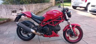 Ducati Monster 695 Roja y Negra