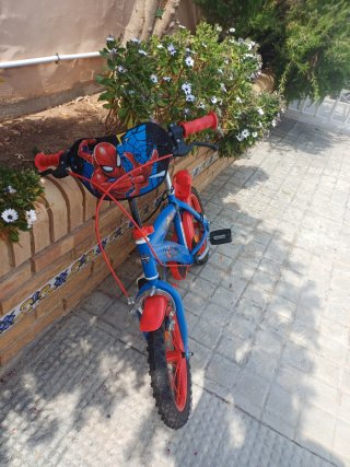 Bici Spiderman 14 4-6 años sin usar
