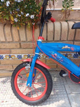 Bici Spiderman 14 4-6 años sin usar