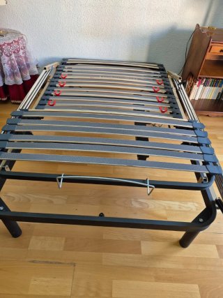 Cama articulada nueva, sin estrenar. Metal.