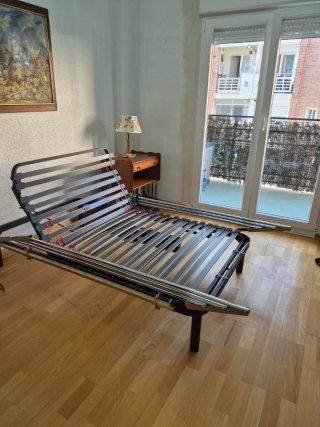 Cama articulada nueva, sin estrenar. Metal.