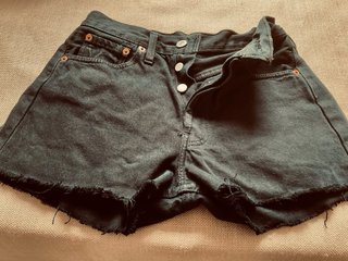 Shorts vaqueros negros Levi”S 501