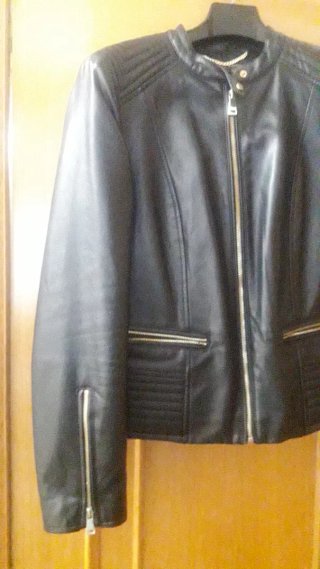 Chaqueta polipiel negra