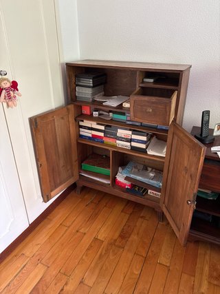 Mueble alto de madera