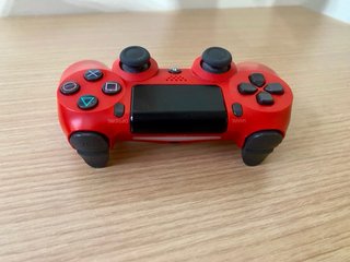 PS4 500 GB Negra + Mando + Cables