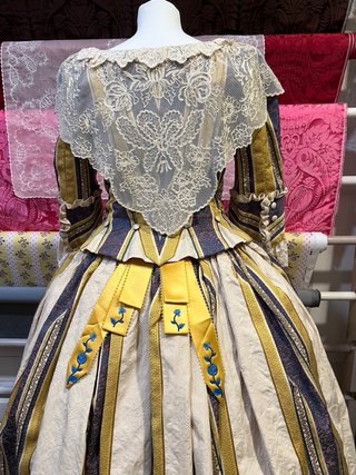 Traje Fallera Talla 38-40 tejido de Tapicería