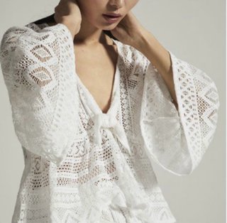 Blusa Oysho encaje blanco