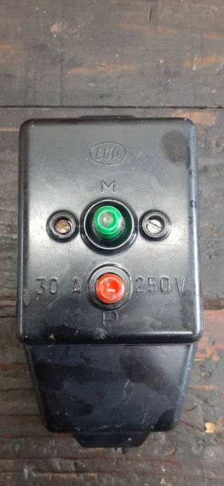 Interruptores antiguos EGA (30A, 15A, 250V)