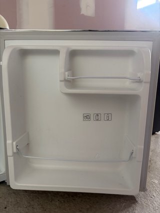 Mini nevera retro beige con congelador