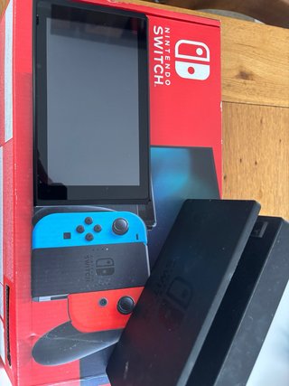 Nintendo Switch (sin mandos)