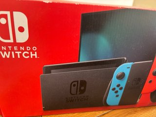Nintendo Switch (sin mandos)