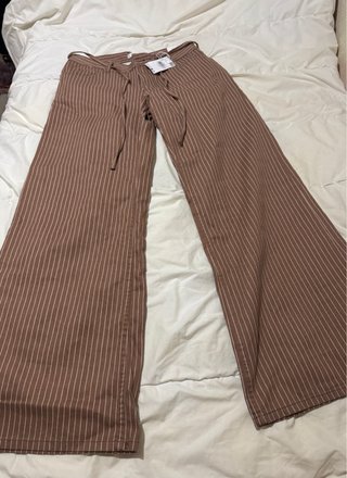 Pantalones anchos a rayas marrones Mango Talla L