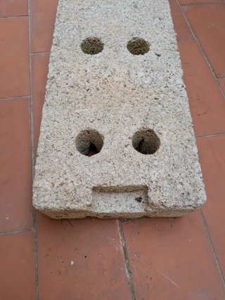 Pie de hormigón para valla