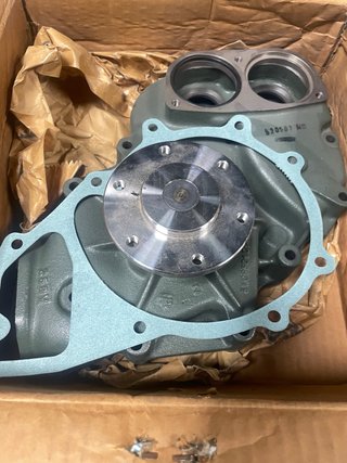 Bomba agua motor Mercedes y Man V8 V10