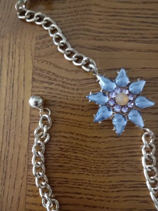 Cinturón cadena metal con flores