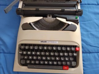 Máquina de escribir antigua