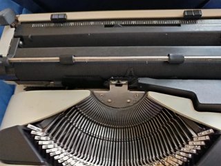 Máquina de escribir antigua