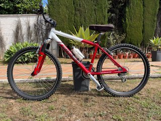 Bicicleta Montaña QÜER Roja y Blanca