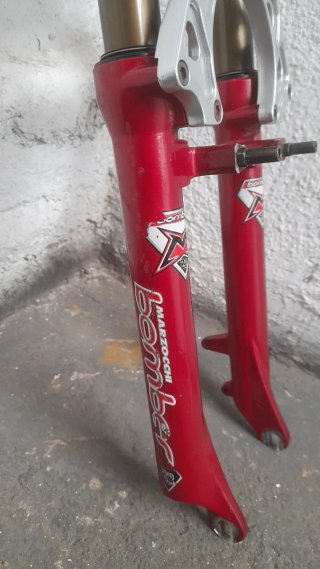 Horquilla Marzocchi Bomber Z2 de 1997.