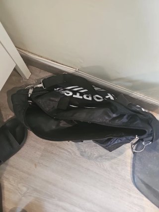 Mochila deportiva negra