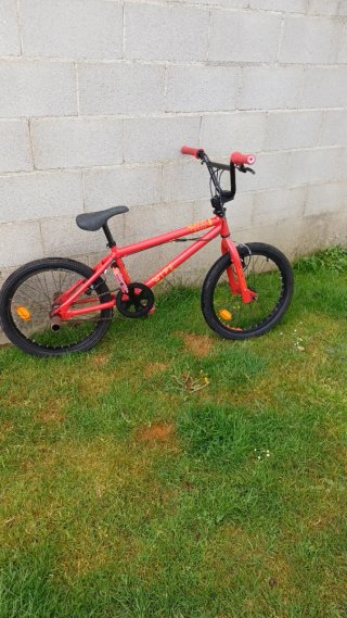 Bicicleta BMX Roja