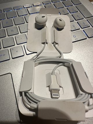 Auriculares Apple iPhone Lightning Blancos nuevos