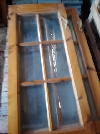 Lote de  ventanas de madera con cristal
