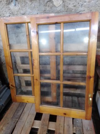 Lote de  ventanas de madera con cristal