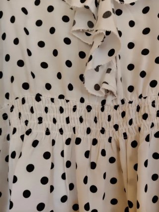 Blusa Gloria lunares blanca y negra