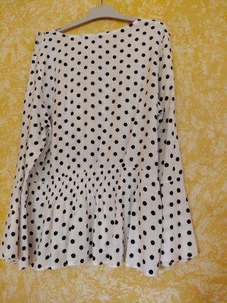 Blusa Gloria lunares blanca y negra