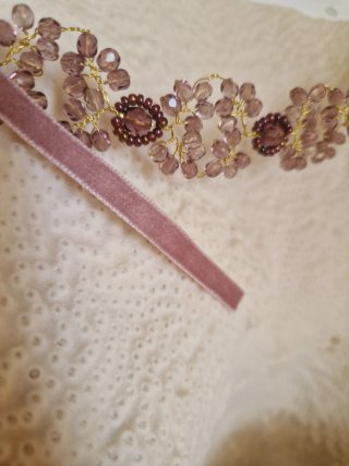 Gargantilla choker de pedrería rosa
