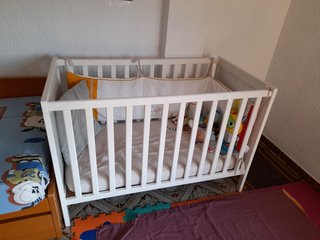 Cuna bebé madera blanca buen estado