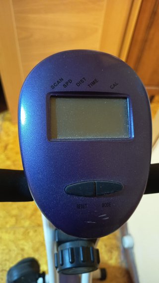 Bicicleta estática plegable con pantalla