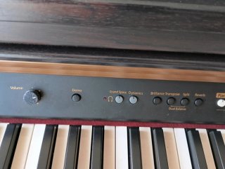 Piano Digital Roland HP102e
