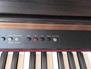 Piano Digital Roland HP102e