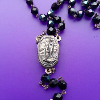 Rosario Negro, azul con Colgante de lourdes y Cruz